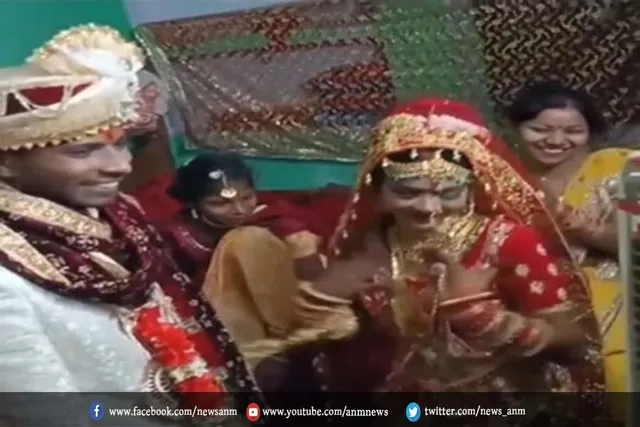 भोजपुरी गाना 'ले ले आई कोका कोला' पर दुल्हन का जोरदार डांस, इंटरनेट पर मचा दिया तहलका, देखें मजेदार वीडियो