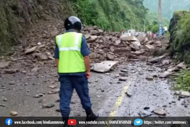 नेपाल में भूस्खलन, 6 की मौत, 2 लापता