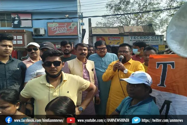 रानीगंज के राजबाड़ी मोड़ पर सायोनी घोष की गिरफ्तार पर विरोध प्रर्दशन