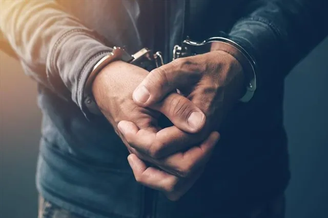सेना के फर्जी अधिकारी, पुलिस ने किया गिरफ्तार