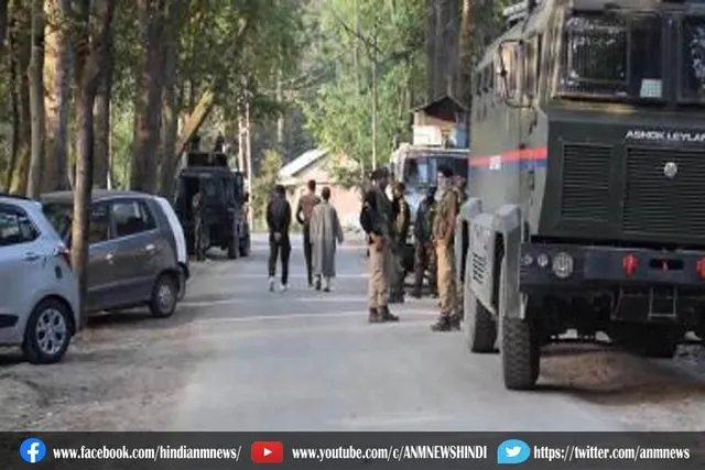 जम्मू-कश्मीर: 40 स्थानों पर छापेमारी