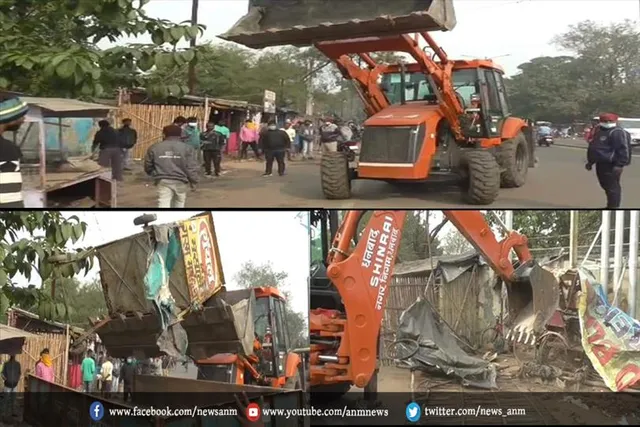 धनबाद नगर निगम ने चलाया बुलडोजर