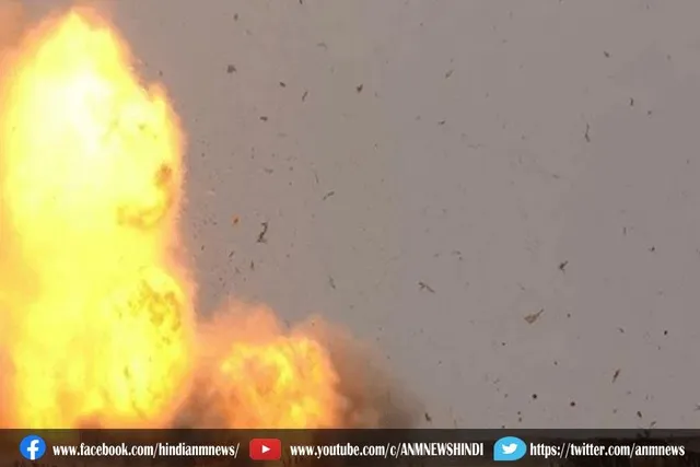 देशी बम विस्फोट में दो की मौत