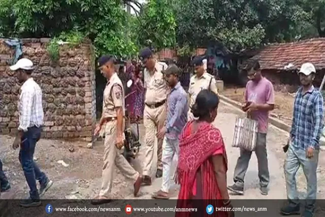 रेलवे द्वारा बस्ती निवासियों को हटने की कोशिश, बस्ती बचाव कमेटी और सीटू के कार्यकर्ता ने किया विरोध
