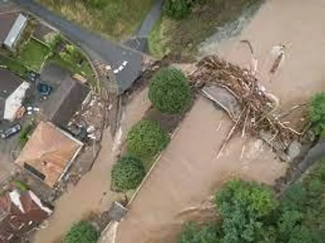 यूरोप में विनाशकारी बाढ़ से सैकड़ों की मौत, हजारों लापता और बेघर