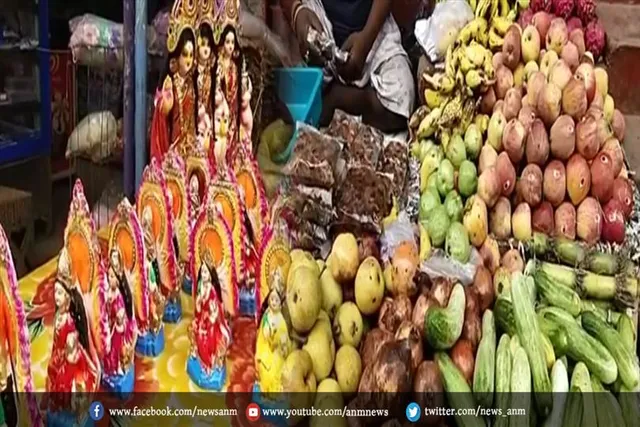 लक्ष्मी पूजा में फलों का दाम आसमान पर