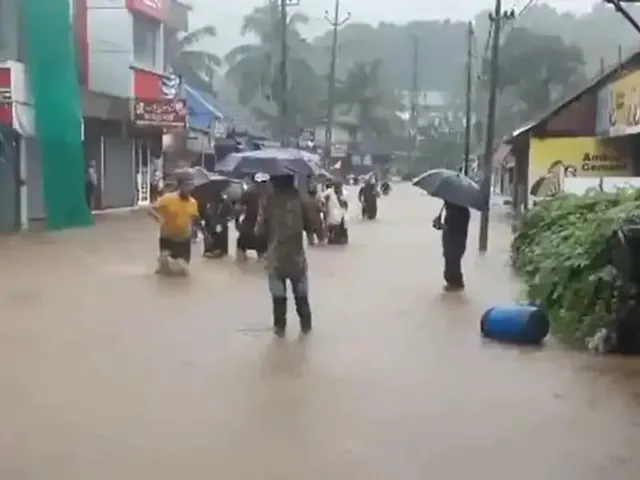 केरल में बारिश से भारी तबाही, बाढ़ और भूस्खलन में 18 की मौत