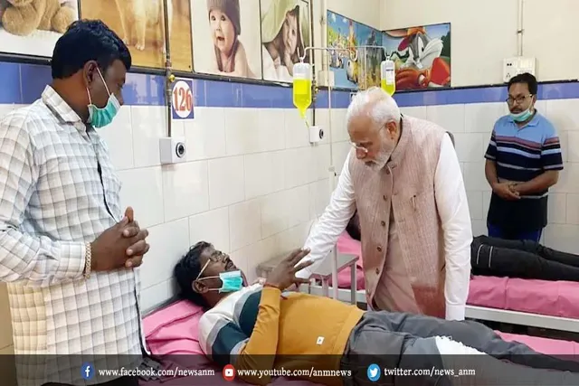 घायलों से मिलने मोरबी अस्पताल पहुंचे मोदी