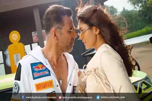 VIDEO: 'सेल्फी' का गाना 'कुड़िए नी तेरी' रिलीज