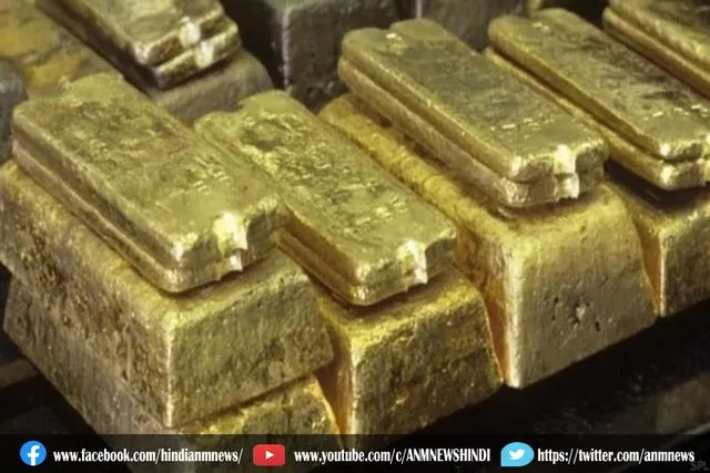 सैंडल के अंदर छिपाकर रखा गया एक किलोग्राम से अधिक सोना जब्त