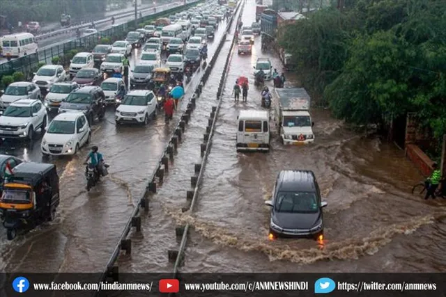 दिल्ली में लगातार तीसरे दिन बारिश