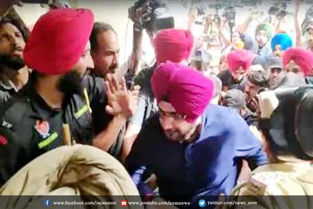 पटियाला कोर्ट में सरेंडर कर दिया सिद्धू