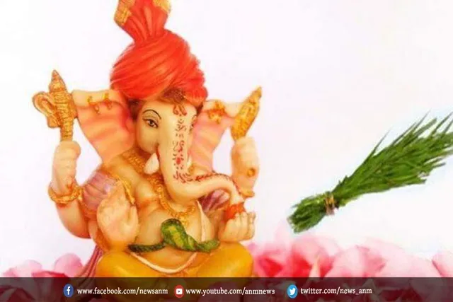बुधवार के दिन गणपति को चढ़ाएं ये 5 चीजें धन में होगी वृद्धि