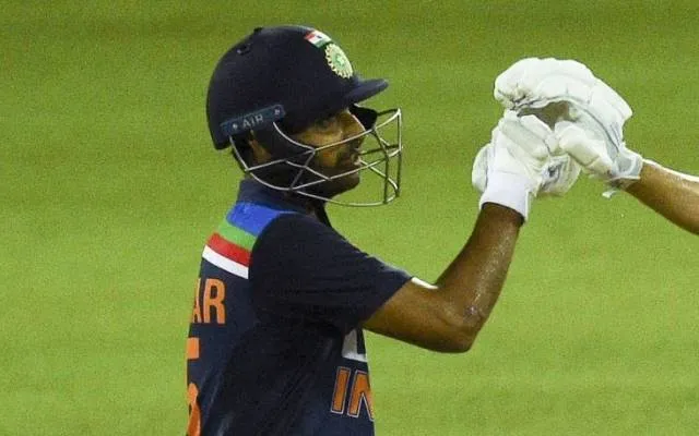 SL vs IND: Aakash Chopra lauds Bhuvneshwar Kumar for supporting Deepak Chahar in the chase