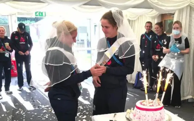 Katherine Brunt, Natalie Sciver