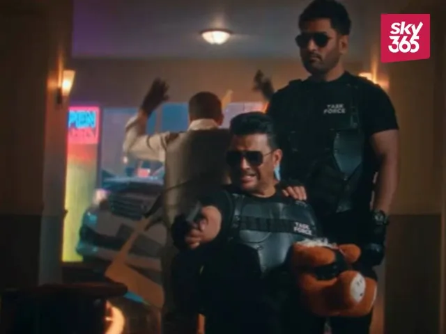 MS Dhoni & R Madhavan