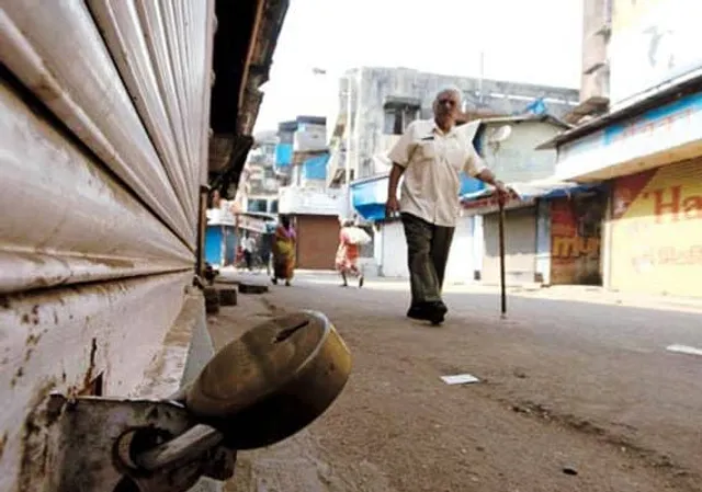 FITAG flexes muscles against E Commerce, calls for Gujarat Bandh