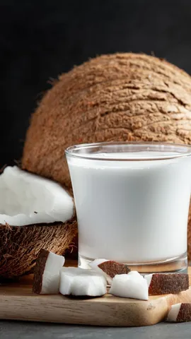 बालों की ग्रोथ के लिए नारियल के दूध का कैसे इस्तेमाल करें?