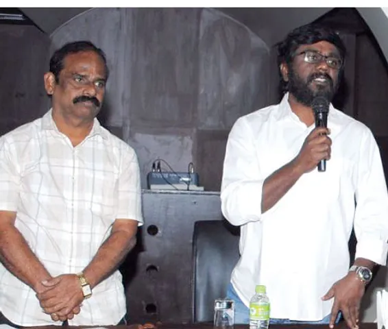 கமல் மன்ற சுறுசுறுப்பு! ரஜினி மன்ற சலசலப்பு! 