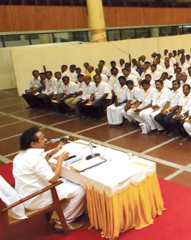 சர்வாதிகாரியாக மாறுவேன்! -ஸ்டாலின் சாட்டை!