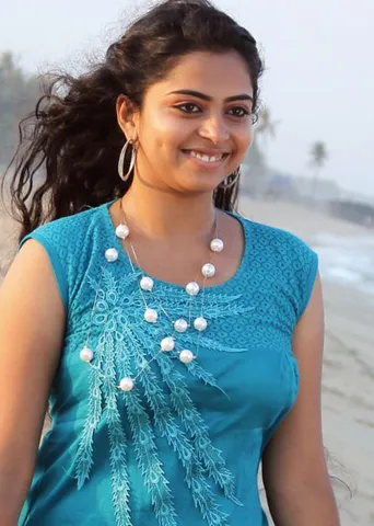 காசு மேலே காசு வந்து