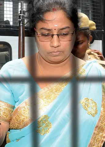 கவர்னர் எப்பவும் அப்படித்தான்! சிறையில் புலம்பும் நிர்மலா!