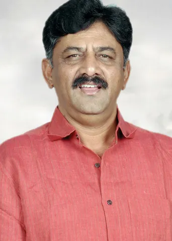 எத்தனுக்கு எத்தன்! மோடி-அமித்ஷாவுக்கு தண்ணி காட்டிய சிவக்குமார்!