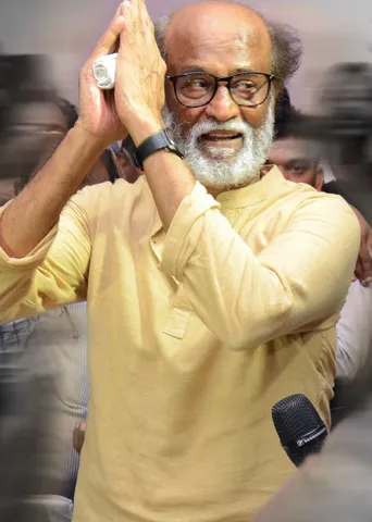 டூரிங் டாக்கீஸ்! கலர் மாறிய ரஜினி! -பக்தி பாலிடிக்ஸ்!