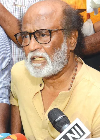 ரஜினி சொன்ன அந்த சமூக விரோதிகள்? -‘ஸ்கேன்’ செய்கிறார் மன்ற மா.செ.!