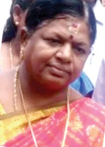 ஆபீசர்களை அட்ஜஸ்ட் பண்ணிக்கோங்க' -பெண் அதிகாரியின் அடாவடி!