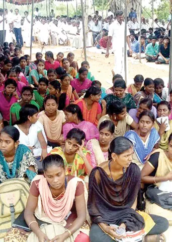 விவசாயிகளுக்கு ஆதரவாக மாணவர்கள்! -பணிந்தது அதிகார வர்க்கம்!