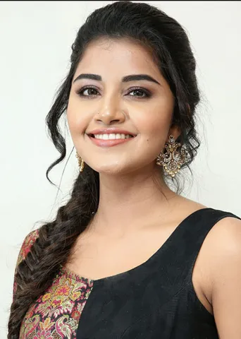 கேரளாவுக்கு உதவிக்கரம் நீட்டிய ஆல்வுட் பிரபலங்கள்!