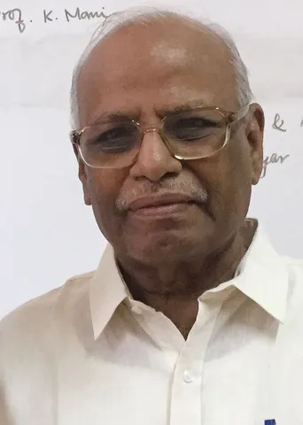 கவிஞர்கள் களமிறங்கவேண்டிய கட்டாய காலமிது! கவிஞர் சிற்பி சிறப்பு பேட்டி