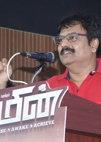 ஆளும்கட்சியுடன் விவேக் கூட்டணி!