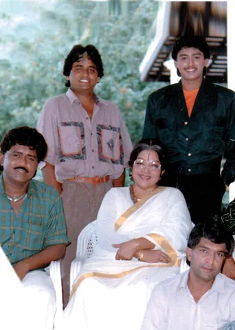 கர்ஜனை! "இளையவேள்' ராதாரவி (111)
