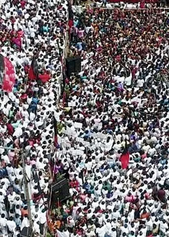 உணர்ச்சிமிகு ஆர்ப்பாட்டம்! வளர்ச்சியைத் தடுக்கும் கோஷ்டிகள்!