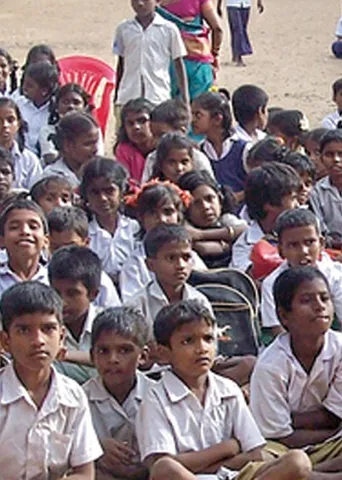 3000 பள்ளிக்கு மூடுவிழா! அதோ கதியில் ஆசிரியர்கள்!
