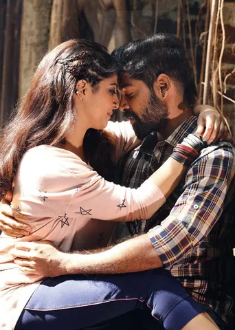 வரலட்சுமியின் ஒத்துழைப்பு! -சிலிர்க்கும் புதுமுக நடிகர்!