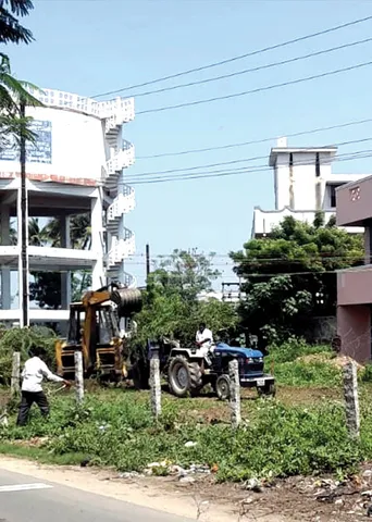 அரசு நிலத்தை அபகரிக்க உதவும் அமைச்சர்! -போராடும் தி.மு.க!