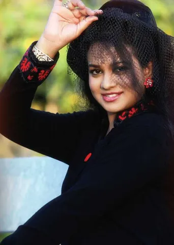 மீண்டும் கார்த்திகா