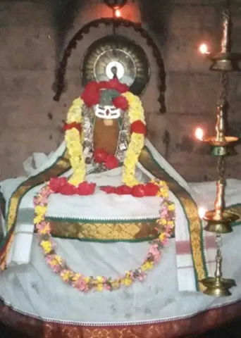 நீங்காப் புகழுடன் நீடூழி வாழ்விக்கும் நீடூர் நிமலன்! 