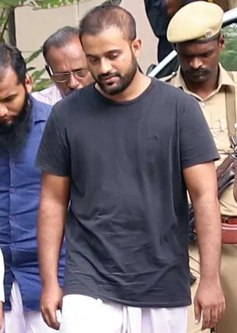 தமிழகத்தில் வெடிகுண்டு? -அதிர வைக்கும் தொடர் ரெய்டு!