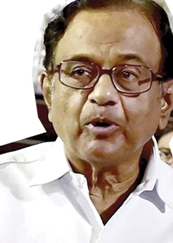 ப.சி. மீது பாலியல் அஸ்திரம்! பா.ஜ.க. மீது ராகுல் காட்டம்!