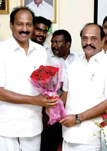 அ.தி.மு.க. + தி.மு.க. மா.செ.க்கள் "கூட்டுறவு!' -புலம்பும் தூத்துக்குடி உடன்பிறப்புகள்!