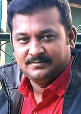 பார்வை -எளிய மக்களின் ஆயுதம்! -மீ.சிவராமன்