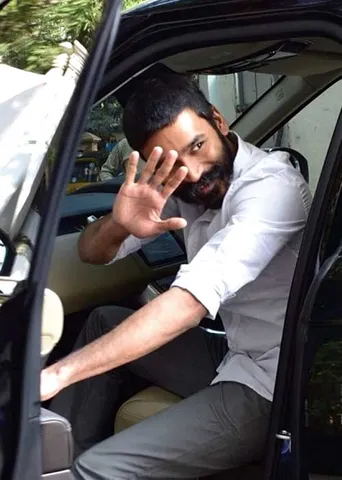 டூரிங் டாக்கீஸ்! ஹீரோக்களை அதிரவைத்த ஆன்லைன் ஆப்பு!