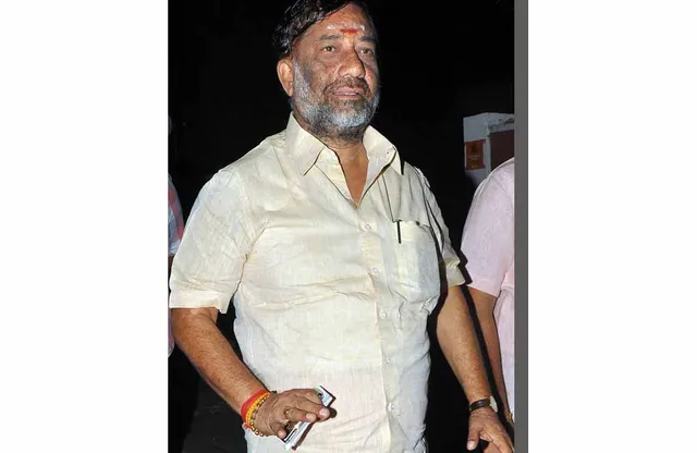 சைரனுக்காக ஓடும் ஓ.ராஜா! கவிழ்க்கத் துடிக்கும் அமைச்சர்கள்!