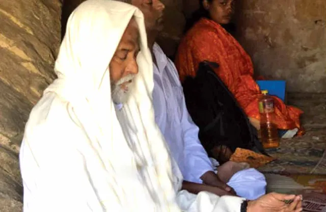 பா.ஜ.க. நோ! கழகமும் நோ! ரஜினியின் குருப்பெயர்ச்சித் திட்டம்!