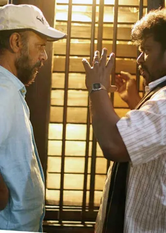 ஒத்த செருப்பு தந்த மகிழ்ச்சி!