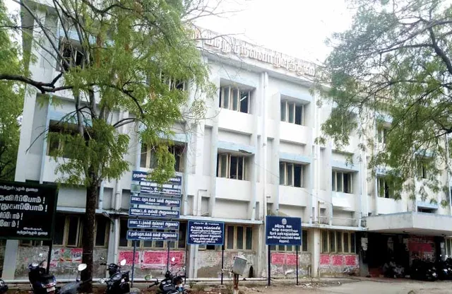தீபாவளி போனஸ் வேட்டை! -கல்வித்துறையினர் மீது புகார்!
